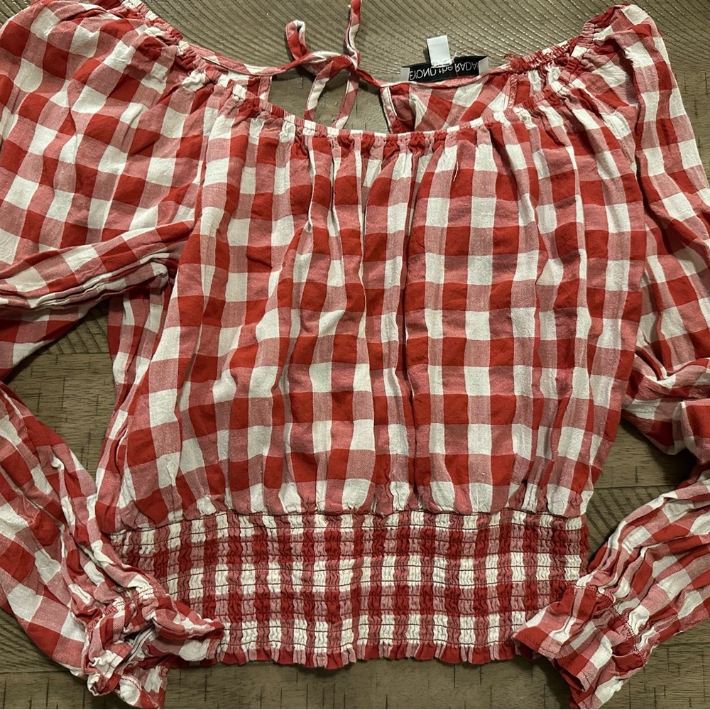 Beyond‎ the Radar Red Gingham Puff Sleeve Top - Smocked Waist - Size L